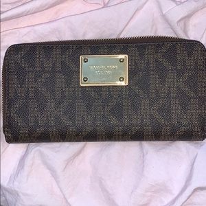 Micheal kors wallet